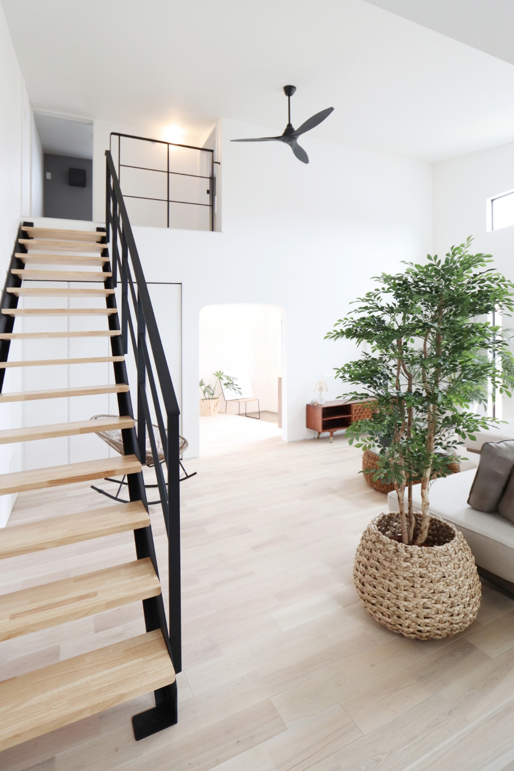 株式会社WOODY HOUSE | ウッディハウス｜注文住宅｜茨城県神栖市｜施工事例｜鉄骨階段 | リビング