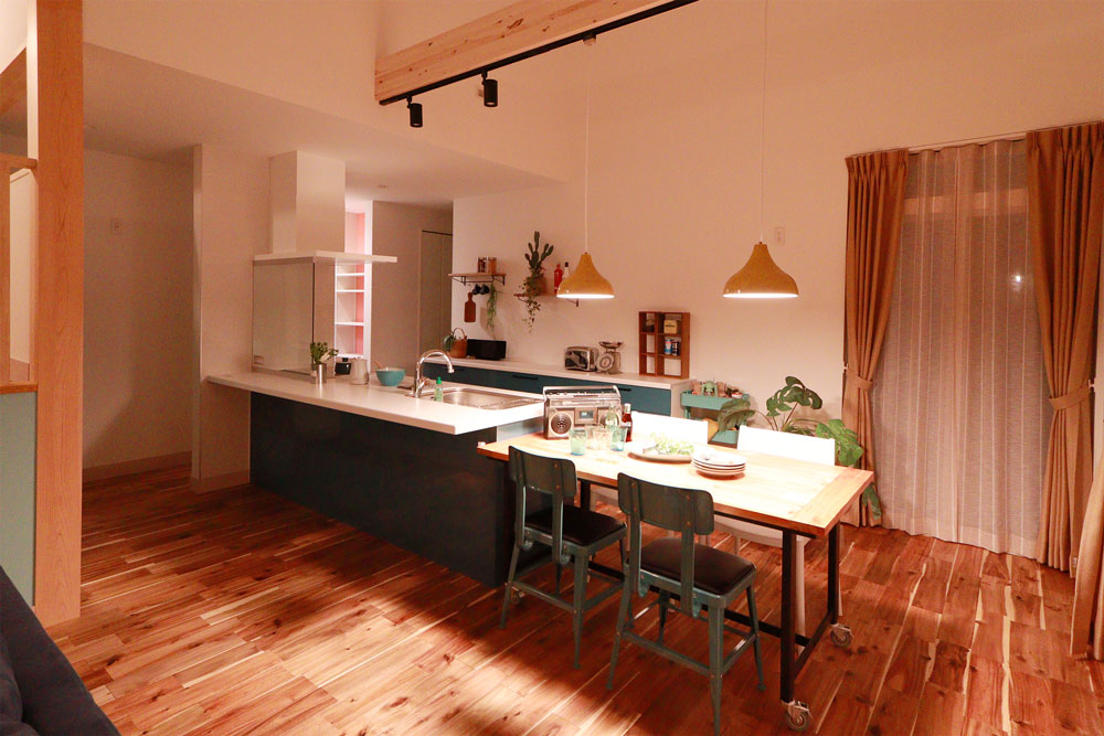 株式会社WOODY HOUSE｜ウッディハウス | 注文住宅｜茨城県神栖市｜施工事例｜ダイニングキッチン | サーファーズハウス | カリフォルニアスタイル